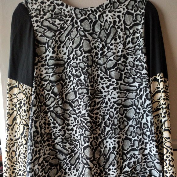BCBG top - two tone - L - Picture 1 of 14